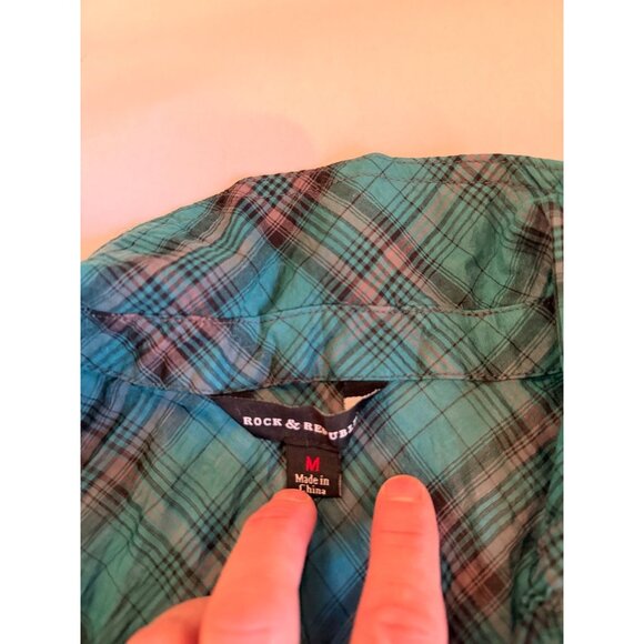NWT Rock & Republic Womens Crinkled green  Plaid Shirt With Studded Details Butt - Picture 4 of 8
